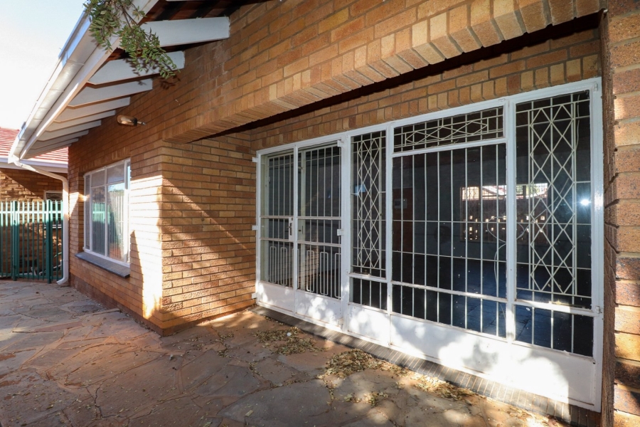1 Bedroom Property for Sale in Flamwood North West